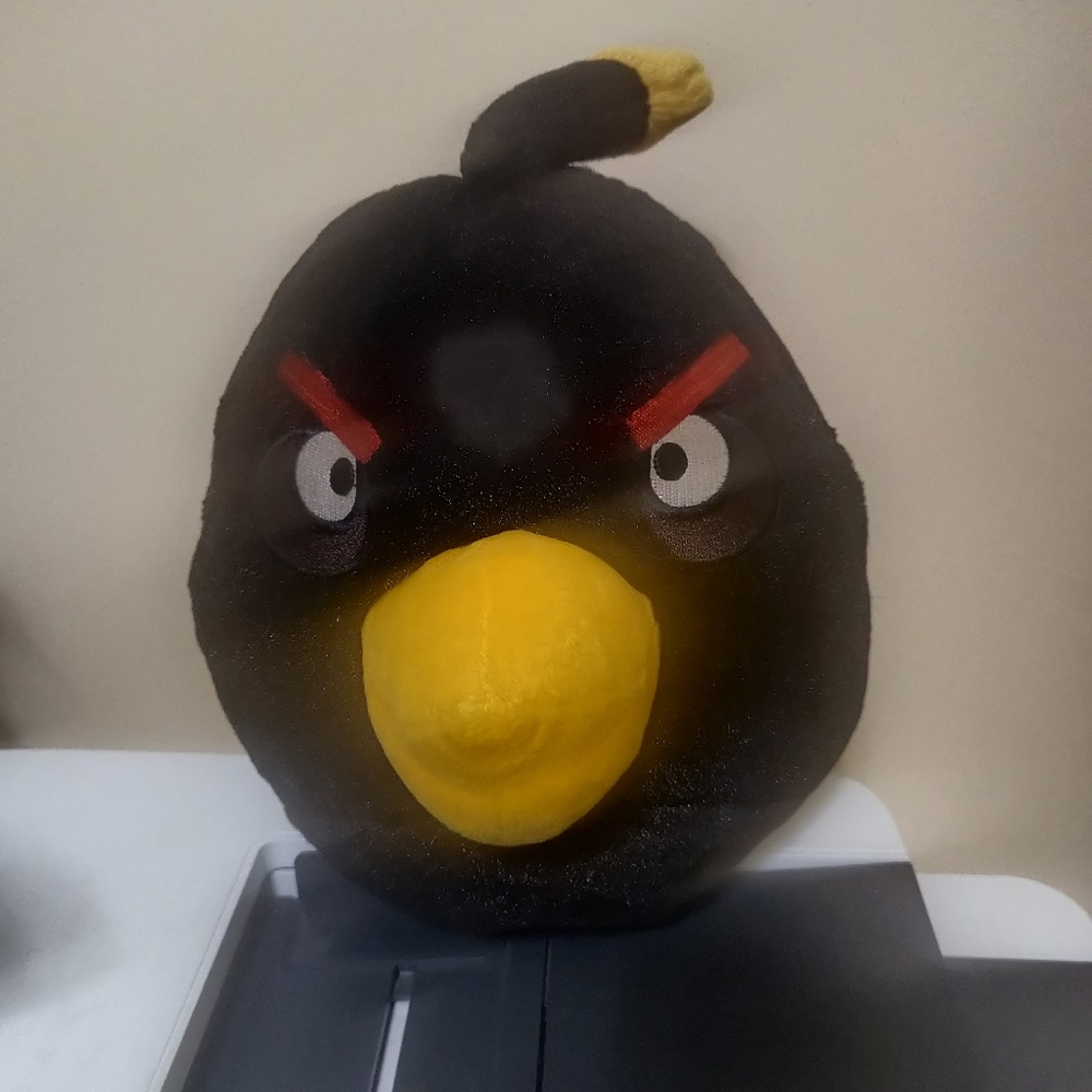 Angry Birds Black Bomb 9" plush Bird Preowned No sound 2010 Commonwealth Toys